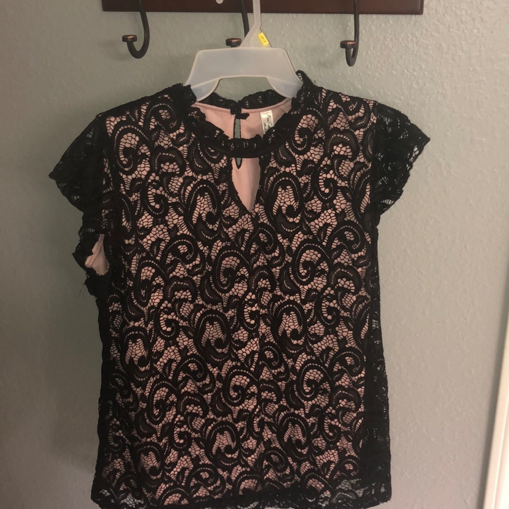 women’s short sleeve blouse